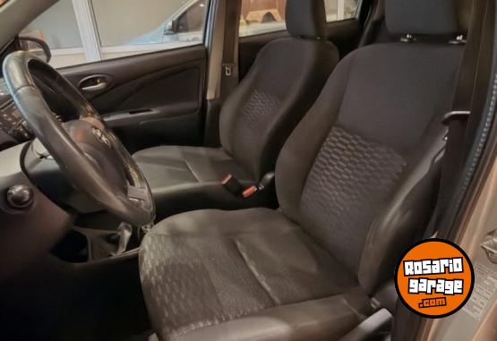 Autos - Toyota ETIOS XLS 2014 Nafta 114000Km - En Venta