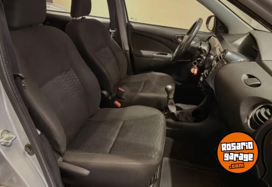 Autos - Toyota ETIOS XLS 2014 Nafta 114000Km - En Venta
