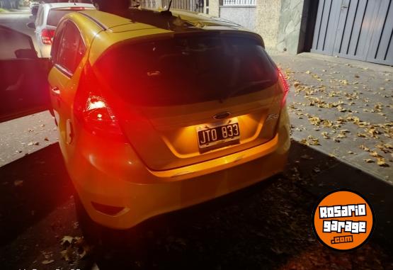 Autos - Ford Fiesta Kinetic Titanium 2011 Nafta 159000Km - En Venta
