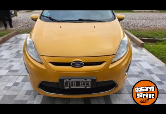 Autos - Ford Fiesta Kinetic Titanium 2011 Nafta 159000Km - En Venta