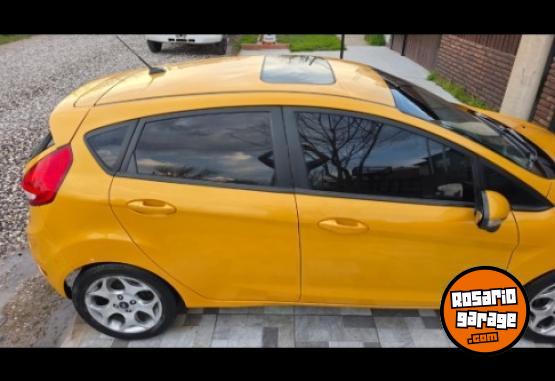 Autos - Ford Fiesta Kinetic Titanium 2011 Nafta 159000Km - En Venta