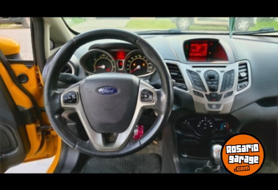 Autos - Ford Fiesta Kinetic Titanium 2011 Nafta 159000Km - En Venta