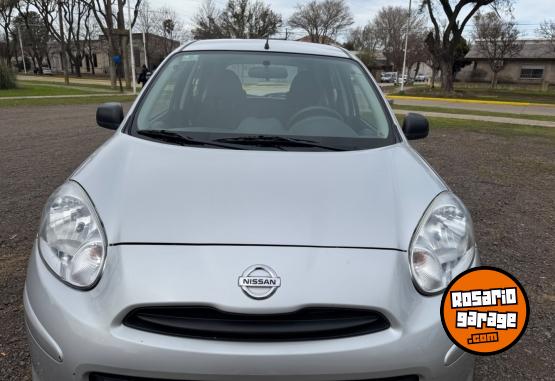 Autos - Nissan March 2015 Nafta 86000Km - En Venta