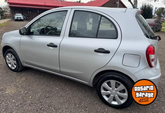 Autos - Nissan March 2015 Nafta 86000Km - En Venta