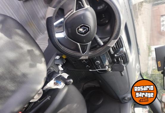 Autos - Renault Taxi logan 2023 GNC 166000Km - En Venta