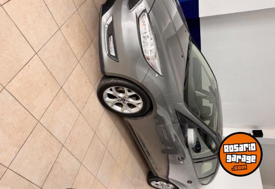 Autos - Ford 2015 plus 2015 Nafta 94000Km - En Venta