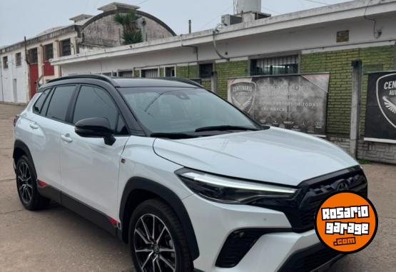Camionetas - Toyota Corolla Cross GR sport 2023 Nafta 40000Km - En Venta