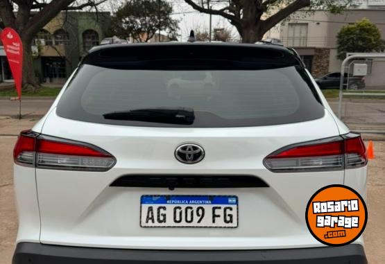 Camionetas - Toyota Corolla Cross GR sport 2023 Nafta 40000Km - En Venta