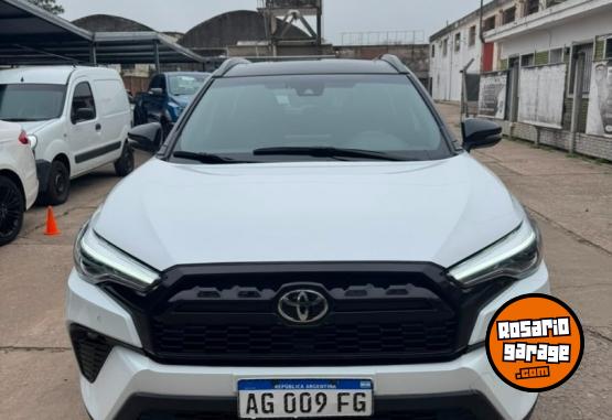 Camionetas - Toyota Corolla Cross GR sport 2023 Nafta 40000Km - En Venta