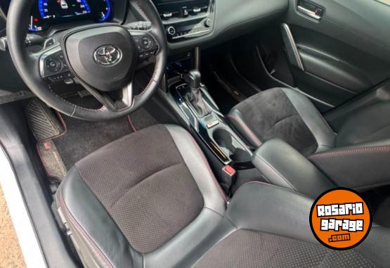 Camionetas - Toyota Corolla Cross GR sport 2023 Nafta 40000Km - En Venta