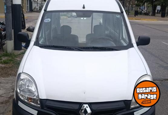 Utilitarios - Renault Kangoo 2016 GNC 170000Km - En Venta