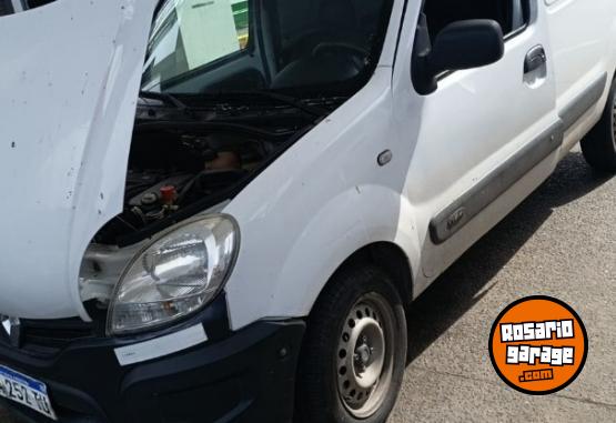 Utilitarios - Renault Kangoo 2016 GNC 170000Km - En Venta