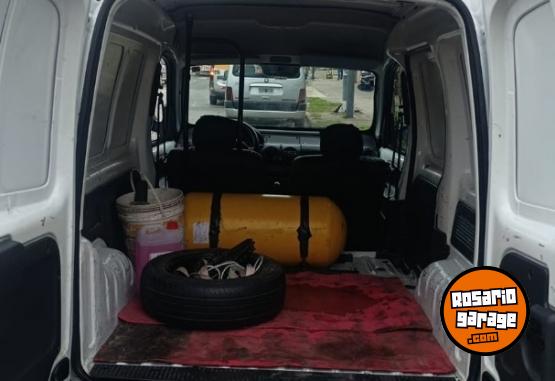 Utilitarios - Renault Kangoo 2016 GNC 170000Km - En Venta