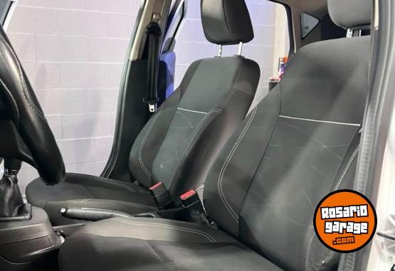 Autos - Ford FIESTA SE PLUS 2017 Nafta 100000Km - En Venta