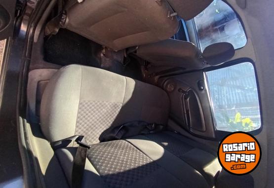 Autos - Ford Fiesta 2006 GNC 250000Km - En Venta