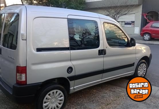 Utilitarios - Citroen Berlingo no partner kango 2018 Diesel 128000Km - En Venta