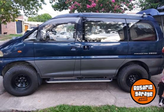 Camionetas - Mitsubishi Delica 2006 Diesel 185000Km - En Venta