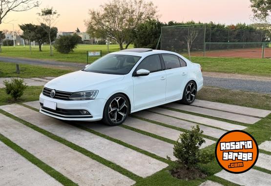 Autos - Volkswagen Vento Highline 2017 Nafta 140000Km - En Venta