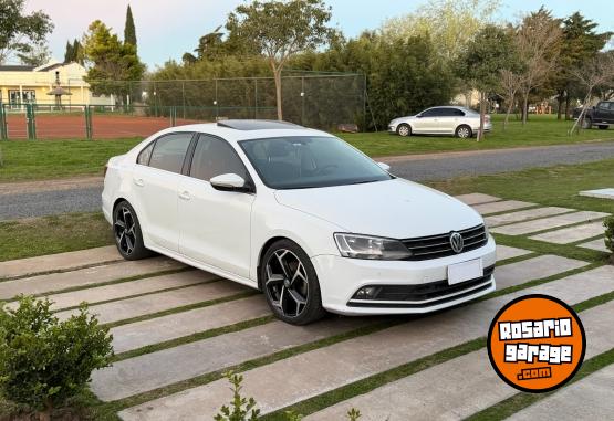 Autos - Volkswagen Vento Highline 2017 Nafta 140000Km - En Venta