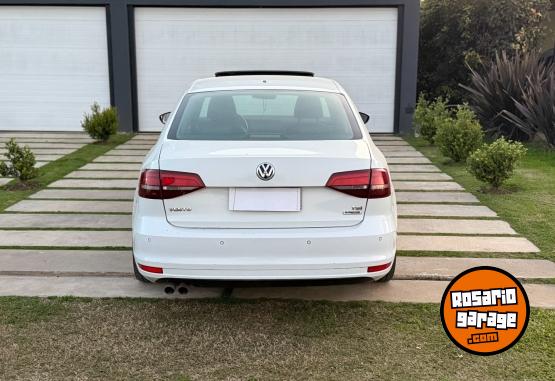 Autos - Volkswagen Vento Highline 2017 Nafta 140000Km - En Venta