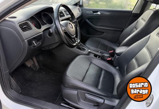 Autos - Volkswagen Vento Highline 2017 Nafta 140000Km - En Venta
