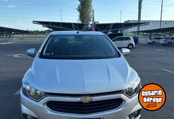 Autos - Chevrolet Prisma LTZ 2017 Nafta 99000Km - En Venta
