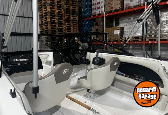 Embarcaciones - SOLO 8,5 HS. DE USO!!!! - En Venta