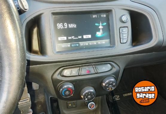 Autos - Chevrolet Onix 2017 Nafta 97000Km - En Venta