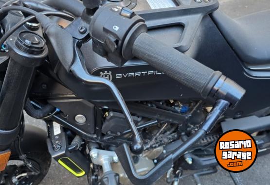 Motos - Husqvarna Svartpilen 200 2022 Nafta 700Km - En Venta