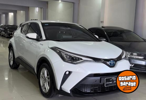 Autos - Toyota CHR 2022 Electrico / Hibrido 100000Km - En Venta