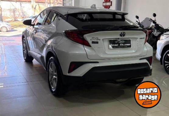 Autos - Toyota CHR 2022 Electrico / Hibrido 100000Km - En Venta