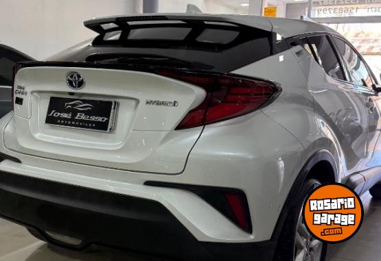 Autos - Toyota CHR 2022 Electrico / Hibrido 100000Km - En Venta