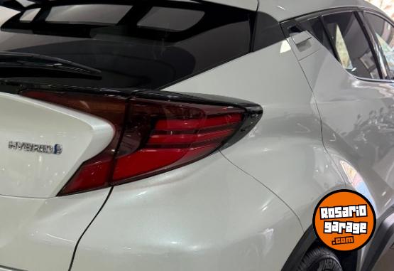 Autos - Toyota CHR 2022 Electrico / Hibrido 100000Km - En Venta
