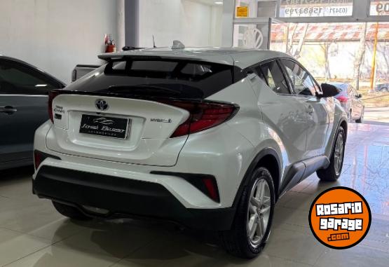 Autos - Toyota CHR 2022 Electrico / Hibrido 100000Km - En Venta