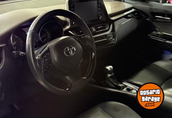 Autos - Toyota CHR 2022 Electrico / Hibrido 100000Km - En Venta