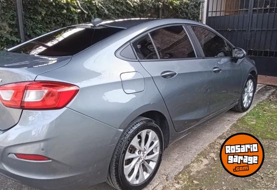 Autos - Chevrolet Cruze LT 2017 Nafta 130000Km - En Venta