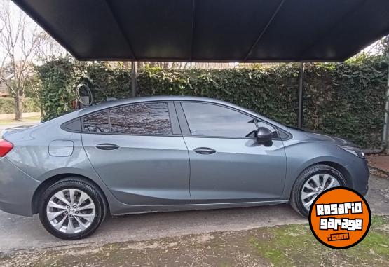 Autos - Chevrolet Cruze LT 2017 Nafta 130000Km - En Venta