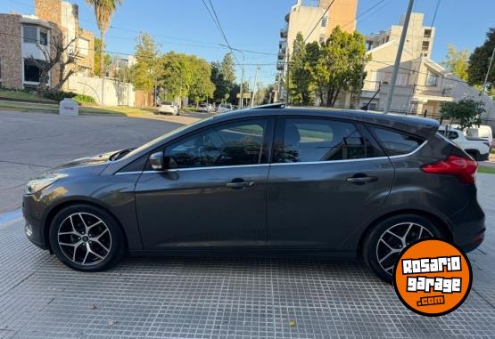 Autos - Ford Focus titanium 2019 Nafta 98700Km - En Venta