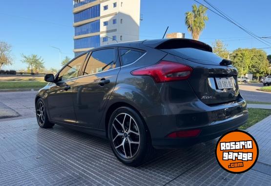 Autos - Ford Focus titanium 2019 Nafta 98700Km - En Venta