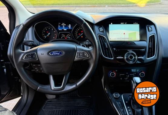 Autos - Ford Focus titanium 2019 Nafta 98700Km - En Venta