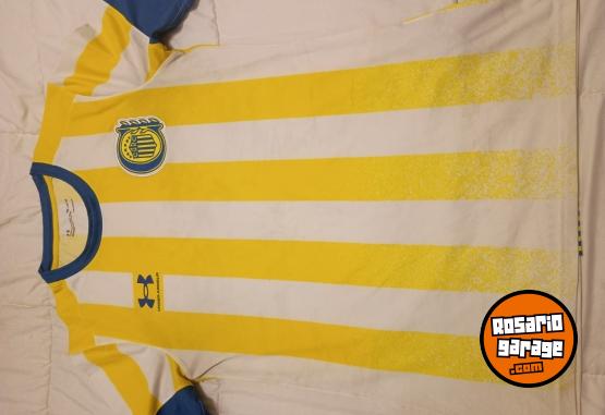 Indumentaria - Excelente Camiseta Under Original de Rosario Central Talle M Grande Como Nueva - En Venta