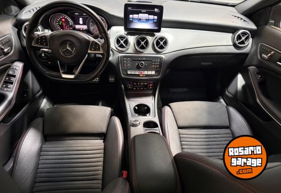 Autos - Mercedes Benz GLA250 2018 Nafta 81500Km - En Venta