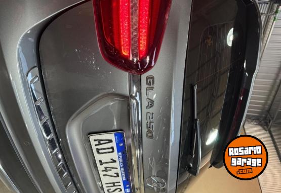 Autos - Mercedes Benz GLA250 2018 Nafta 81500Km - En Venta