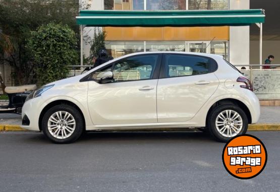 Autos - Peugeot 208 ALLURE TRIPTONIC 2019 Nafta 64000Km - En Venta