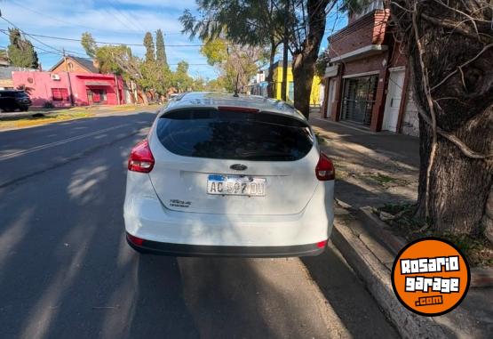 Autos - Ford Focus 2018 Nafta 180000Km - En Venta