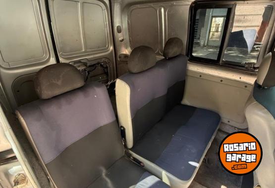 Utilitarios - Renault KANGOO 2010 Nafta 247000Km - En Venta
