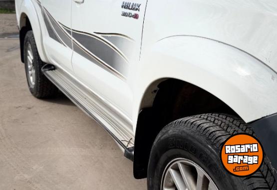 Camionetas - Toyota Hilux CABINA DOBLE SRV 2012 Diesel 339500Km - En Venta