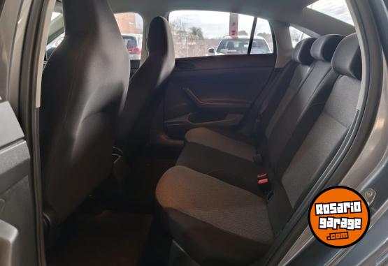 Autos - Volkswagen NUEVO VIRTUS MSI MT 2025 Nafta 36000Km - En Venta