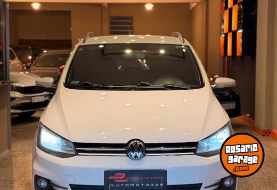 Autos - Volkswagen SURAN TRENDLINE 2016 Nafta 82500Km - En Venta