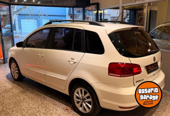Autos - Volkswagen SURAN TRENDLINE 2016 Nafta 82500Km - En Venta
